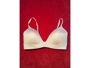 NWOT Skims Wireless Form T Shirt Bra Color Sand Size 34C